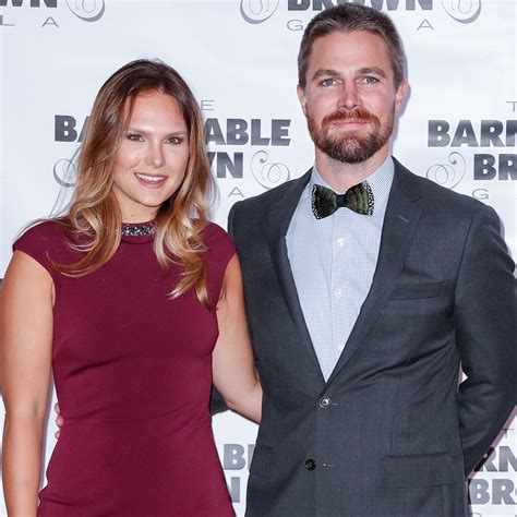 Stephen Amell Is Said To Have Been Flying After Fighting With Wife