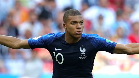 Yes mbappe grew up prioritizing football and did. World Cup 2018: The new Pele? Mbappe matches Brazil great ...