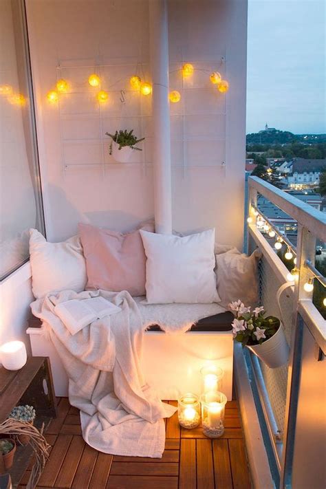 Cool 50 Spring Balcony Ideas For A Queen Https Gardenmagz 50