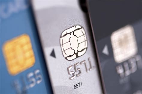However, applicants with excellent credit (a 750+ fico score) might also choose to apply for a new card if they feel that they can benefit from a card's rewards, benefits or other terms. NerdWallet's Best EMV 'Chip With Signature' Credit Cards - NerdWallet