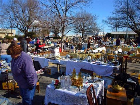 You Could Easily Spend All Weekend At This Enormous North Carolina Flea