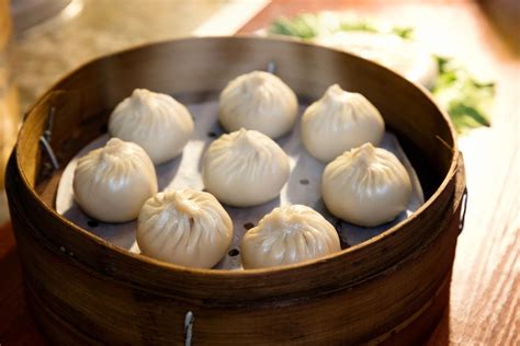 Steamed veg momos is a nepal delicacy. TEKNIK PENGOLAHAN MAKANAN PANAS BASAH (MOIST HEAT)
