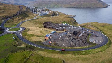 На Фарерських островах збудували тунель з розв язкою на дні океану