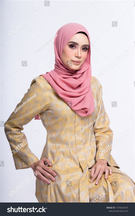 Beautiful Female Model Wearing Kebaya Made From Songket With Hijab An My Xxx Hot Girl