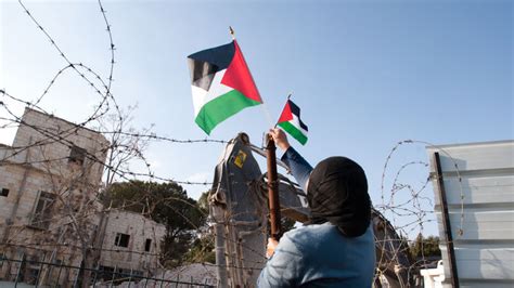 Israel attacks palestine liberation organization (plo) installations in lebanon following the shooting of an israeli diplomat. PDF Israel Palestine A Christian Response To The ...