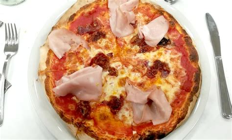 330 reviews by visitors and 15 detailed photos. Pizza dal forno a legna e birra - La Nuova Griglia D'oro ...