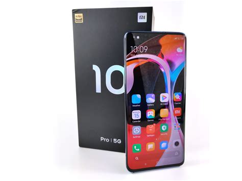 Announced on 13 february 2020. The Xiaomi Mi 10 Pro's display simultaneously impresses ...
