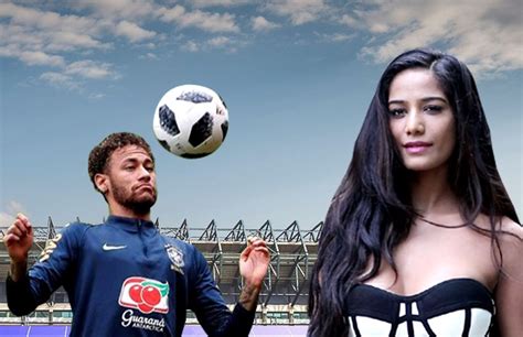 model poonam pandey started a new video series on fifa world cup 2018 फीफा विश्व कप पर पूनम