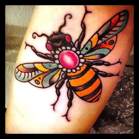 Top More Than 82 Traditional Bee Tattoo Best Ineteachers