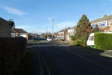Along Low Moor Avenue © Ds Pugh Geograph Britain And Ireland