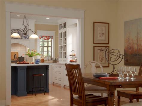 From Baseboards To Crown Molding Use These Design Tips From
