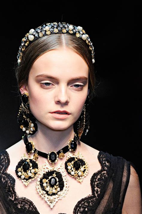 Dolce And Gabbana Detail Baroque Fashion Fall Accessories Dolce And