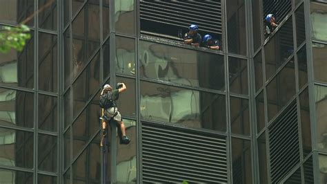 Nypd Arrests Man Who Scaled Trump Tower With Suction Cups