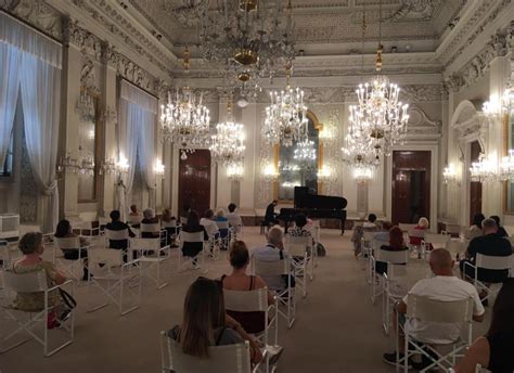 Palazzo Pitti Tornano I Concerti Della Reggia In Musica In Sala Bianca