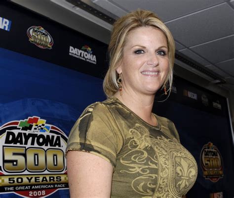Trisha Yearwood Shows Off 20 Pound Weight Loss At Acm Awards