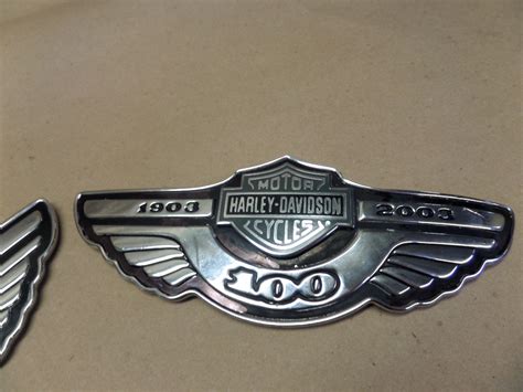 This is how we went about trying to center and match up tank badges from harley. 2003 HARLEY DAVIDSON FLHRI ROAD KING 100 anniversary gas ...