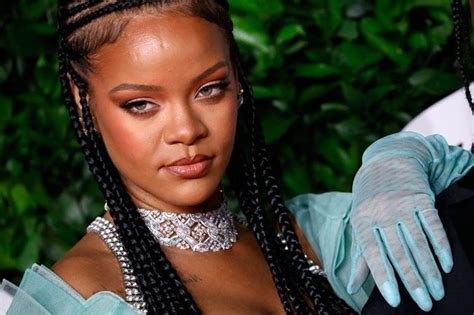 El Peinado Con Trenzas De Rihanna Es Original Cómodo Y Muy De