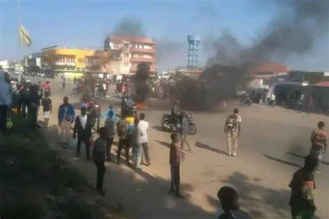 Polícia Dispersa Protesto De Taxistas Contra Aumento No Preço Dos Combustíveis Angola24horas