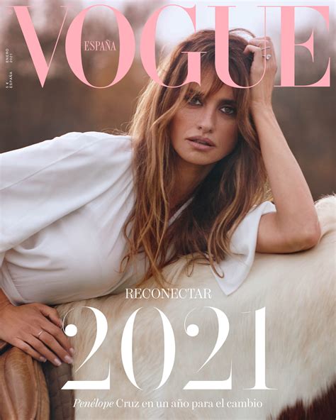 Penélope Cruz protagoniza de la portada de enero de Vogue España Vogue España