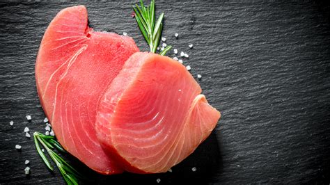 A Quick And Easy Guide To Cutting Fresh Tuna
