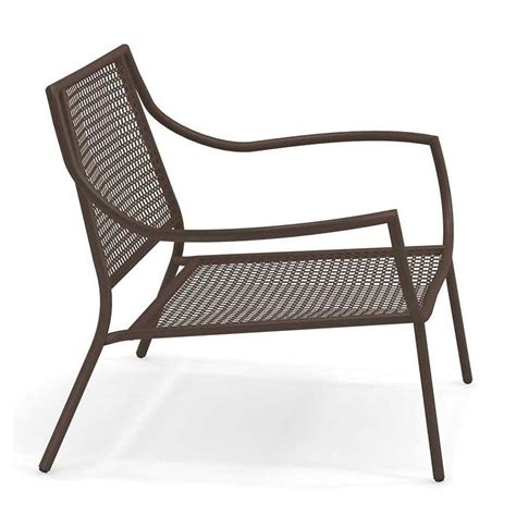 Le fauteuil tiki est un fauteuil lounge au style contemporain et vintage à la fois. Fauteuil extérieur lounge VERA Emu, salon jardin métal