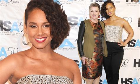 The question for today is who are alicia keys parents? Alicia Keys pays tribute to her mother as they accept a ...