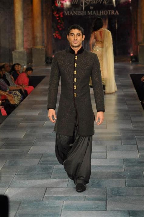Grooms Wear Indian Men Fashion Manish Malhotra Bridal Collection Indian Groom Wear