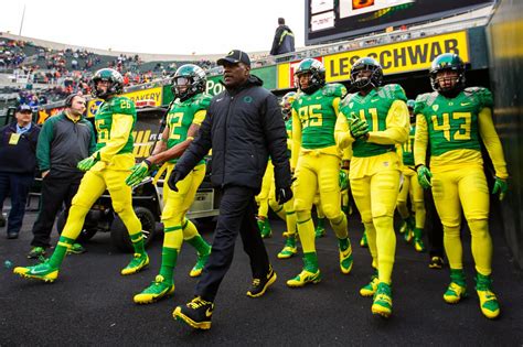 Oregon Ducks Pink Uniforms How Phil Knight And Nike Rebuilt The Oregon
