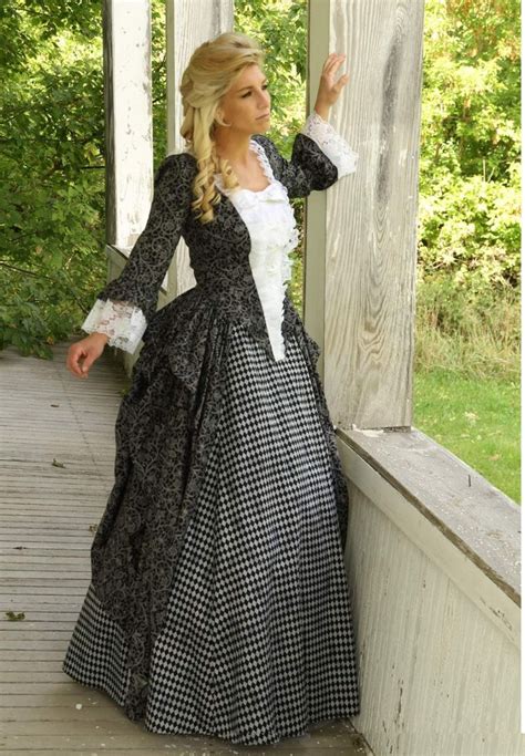Abigail Revolutionary Style Gown In 2020 Old Fashion Dresses Wild