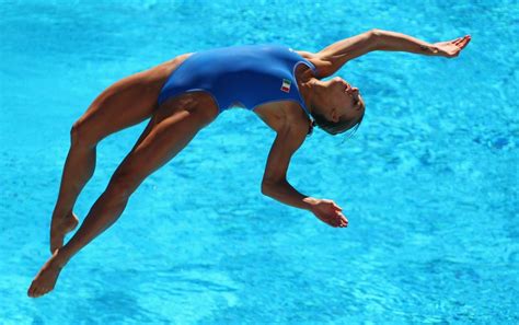 Dive Right In Women S Diving Diving Springboard Diving