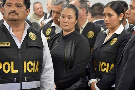 Keiko fujimori visita a representantes de etnias nativas en iquitos. Keiko Fujimori afrontará fuera de prisión proceso por ...