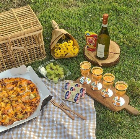 This was the winning suggestion from my patreon last month, a good omens picnic! bare soul in 2020 | Picnic food, Picnic foods, Picnic date ...
