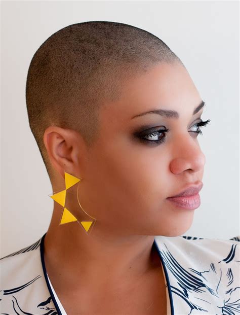 You can choose bigger and thicker braids that are very cute and sexy. Very short pixie haircut 2019 for black women - HAIRSTYLES