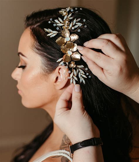 Tips For Choosing Your Bridal Hair Accessories