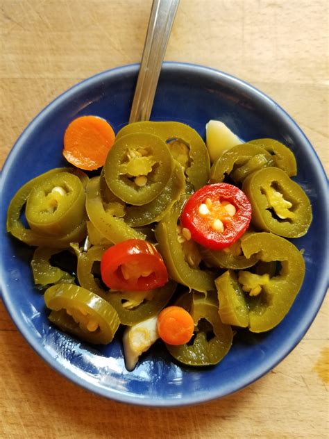 Pickled Jalapenos The Simple Easy Way Eat The Heat