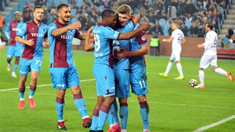 Trabzonspor medipol başakşehir maçı bugün saat 16.00'da trabzon şenol güneş spor kompleksi'nde hakem fırat aydınus'un düdüğüyle başlayacak. Trabzonspor, Medipol Başakşehir'i konuk edecek