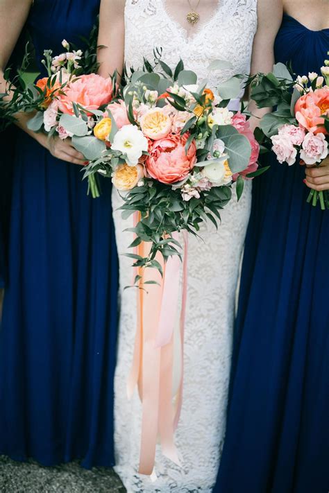 Bride And Bridesmaid Bouquets For A Summertime Wedding Wedding