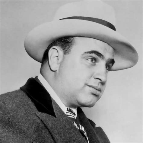 Al Capone Ünlü Amerikan Gangsterinin Yükselişi Ve Çöküşü