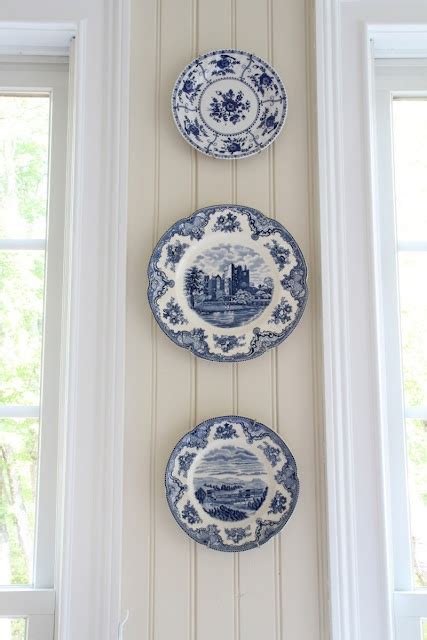 plate displays plate racks hangers  stands