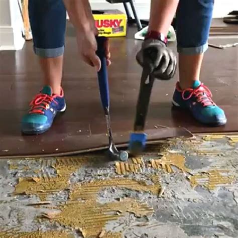 How To Remove Glued Wood Flooring Easy Diy Steps Faqs And Video
