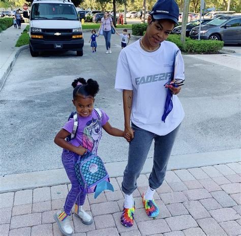 Taylor's upbringing played a huge role in molding the star that we know today. Pin by Ⓓⓐⓢⓘⓐ Ⓐⓡⓜⓞⓝⓘ on Me and mommy | Teyana taylor, Fashion