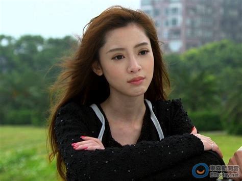 Hanyu da zidian (first edition): 前黑澀會美眉「小白兔」 27歲杨可涵搶救12天仍不治 家人、男友淚眼送別 - 明星 - 星娱乐