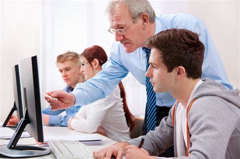 We are authorized training partners for whether you're looking to train your it team or advance your it career, new horizons chicago offers the best technology, applications and business. Computer training stock image. Image of student, computing ...