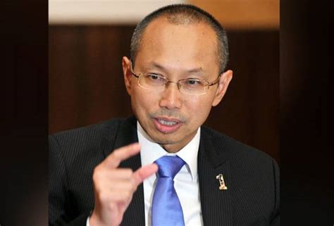 Dato' sri abdul wahid omar served as a minister in the prime minister's department as well as president and ceo of maybank group. Khidmat untuk negara sudah berakhir - Wahid Omar | Astro Awani