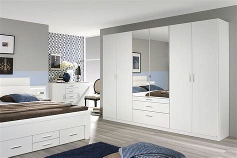 Wir bieten schlafzimmerschränke von markenherstellern wie nolte möbel, hülsta oder staud, aber auch andere fabrikate, so dass für jeden. Designer Schlafzimmer Schrank - Caseconrad.com