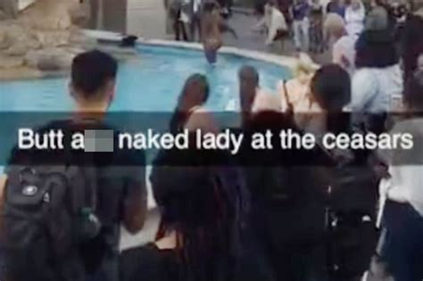 Woman Caught Frolicking NAKED In Las Vegas Iconic