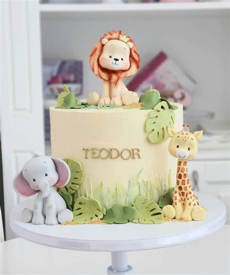 Pin By Hilde Coffernils On Fondant Safari Safari Birthday Cakes Baby