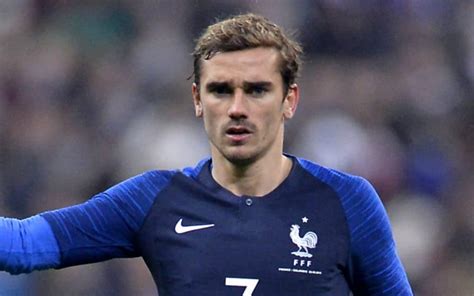Antoine griezmann's new hair style is pretty horrendous. Top 10 Antoine Griezmann Hair Styles - The Talking Moose