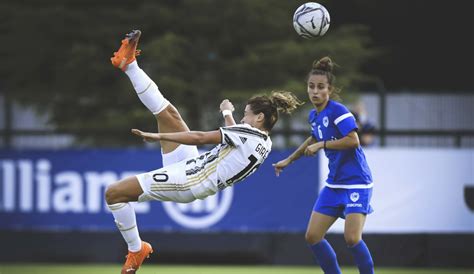 Juventus women striker lina hurtig and her wife lisa speak about their lives and announce their new arrival! Il 2020 delle Juventus Women - Juventus