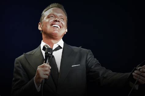 Luis miguel is a mexican pop singer.he is best known for his smooth, powerful vocals and romantic ballads. Luis Miguel podría dejarnos este año; Mhoni Vidente ...